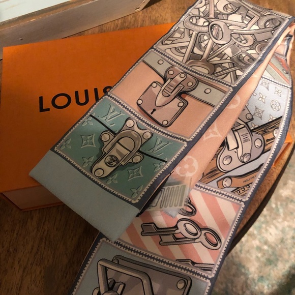 Louis Vuitton bandeau - Picture 3 of 3